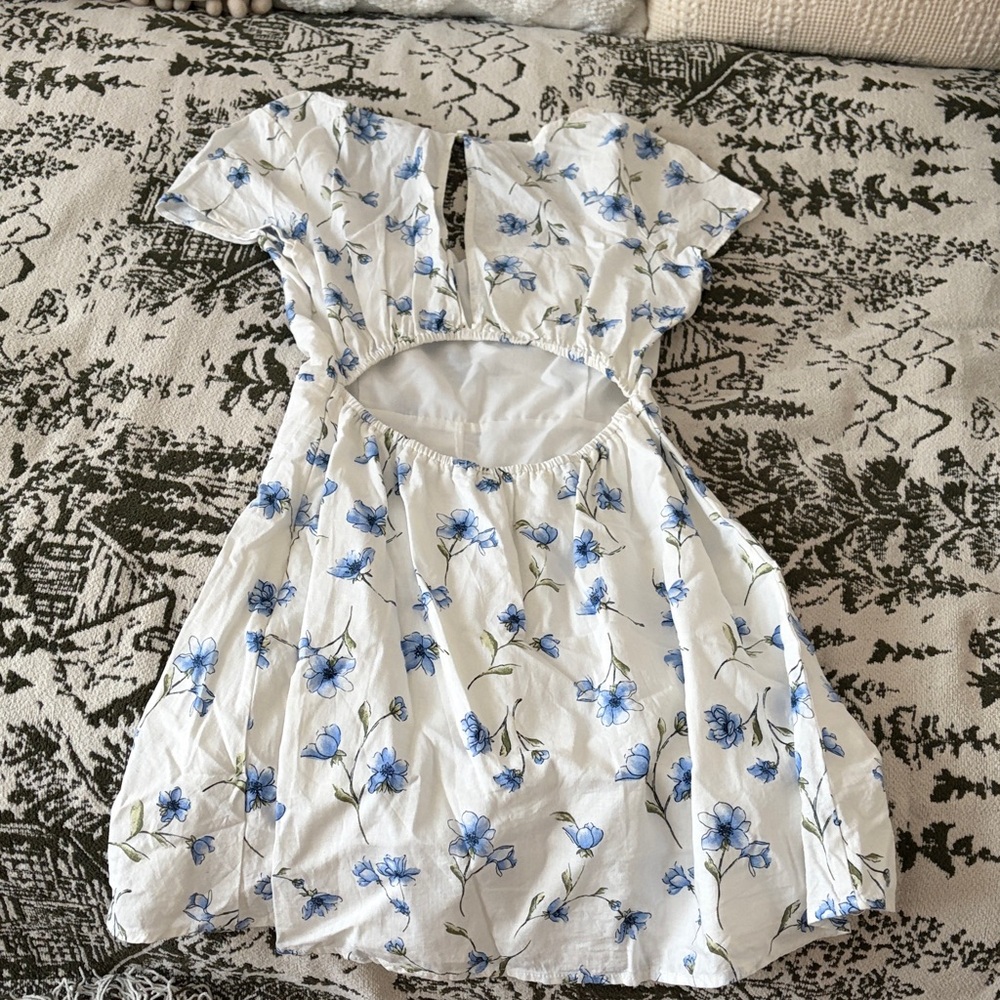 Forever 21 Floral Cutout Dress